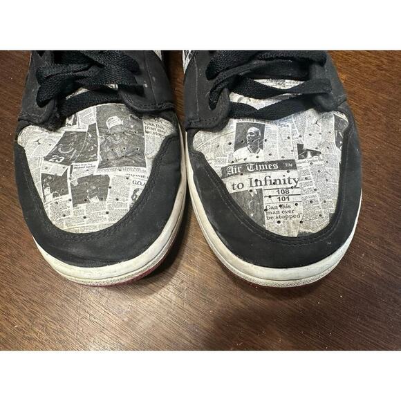 Nike Air Jordan 1 High Top Sneakers Men 10 Newspaper Air Times Basketball Baller - Picture 8 of 10
